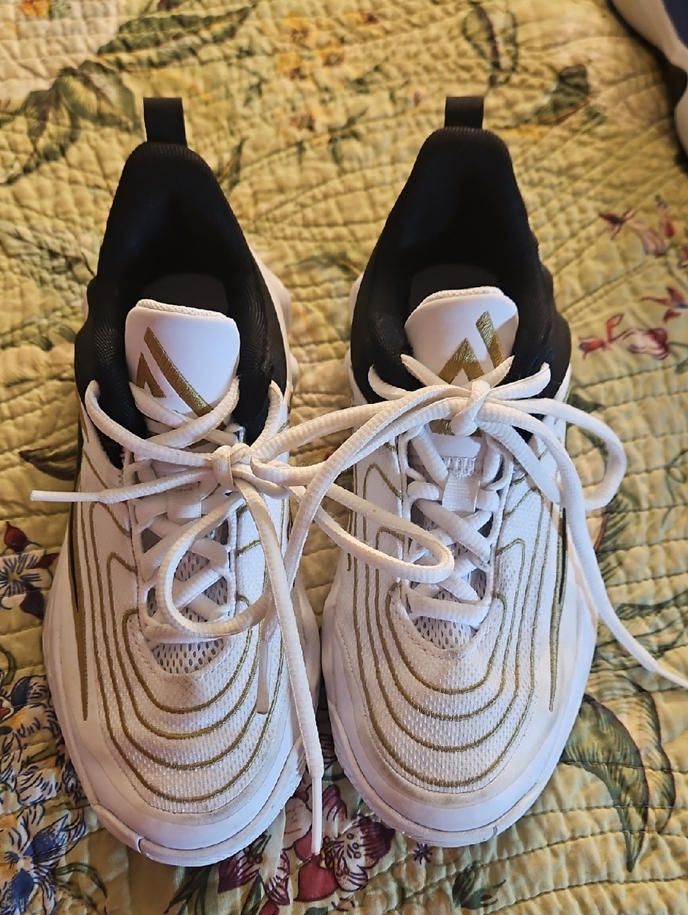 Nike Boys Youth Size 1 Shoes